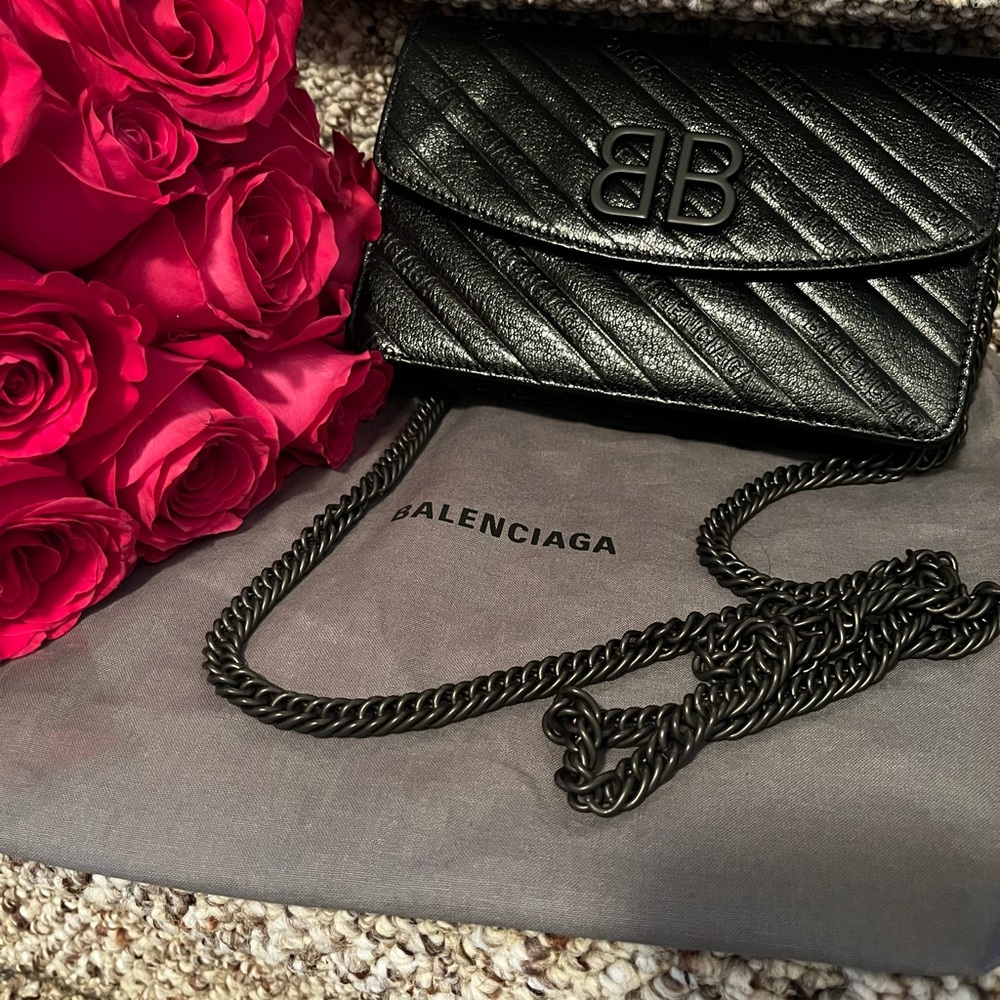 Pre-loved Balenciaga Wallet on Chain(barely used)
